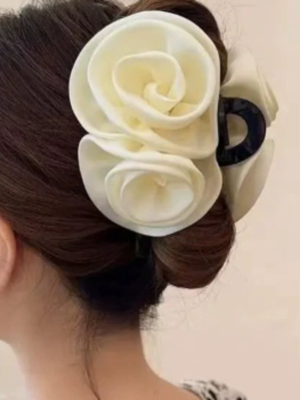Women’s Oversized Satin Bow Hair Claw Clip